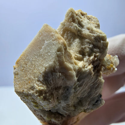 Rare spécimen d'orthose, de tourmaline schorl et de fluorite d'Erongo, Namibie, 46 x 26 x 17 mm 