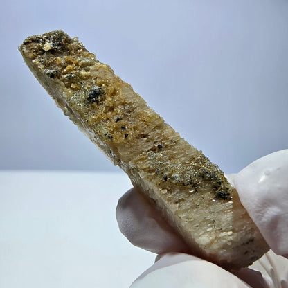 Opale hyalite rare, spécimen d'orthose (minéral UV) Erongo, Namibie 51*9*9mm 