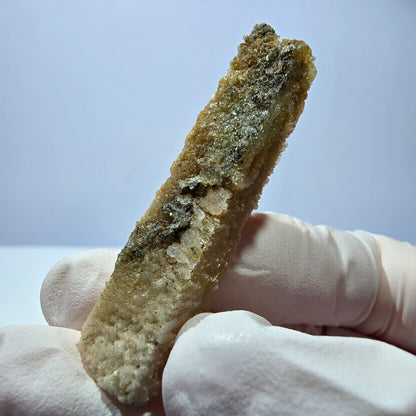Opale hyalite rare, spécimen d'orthose (minéral UV) Erongo, Namibie 51*9*9mm 