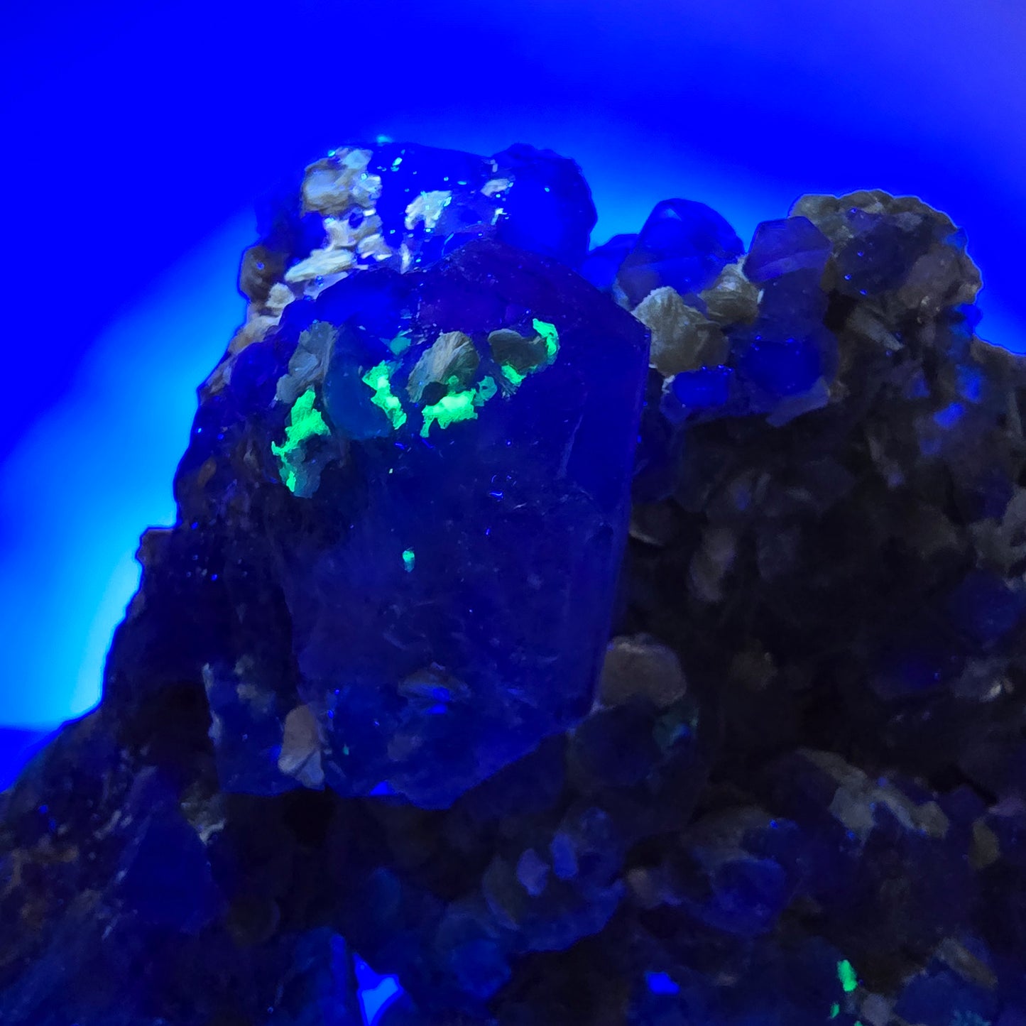 Phantom Fluorit Würfel hexagonal, Muskovit, Hyalit Opal Stufe Erongo, Namibia 122*74*58mm