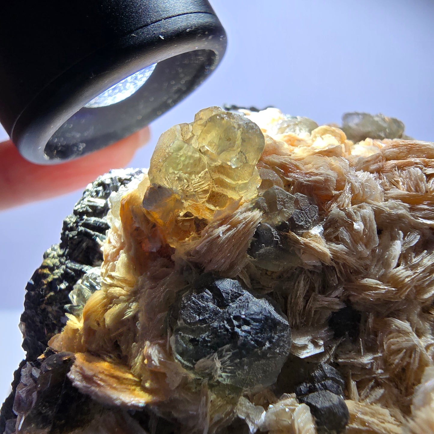 Große Phantom Fluorit, Schörl Turmalin Muskovit Stufe Erongo Namibia 108*58*43mm
