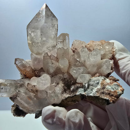 Große Phantom Rauchquarz Zepter auf Matrix Stufe Goboboseb, Namibia 82*64*71mm