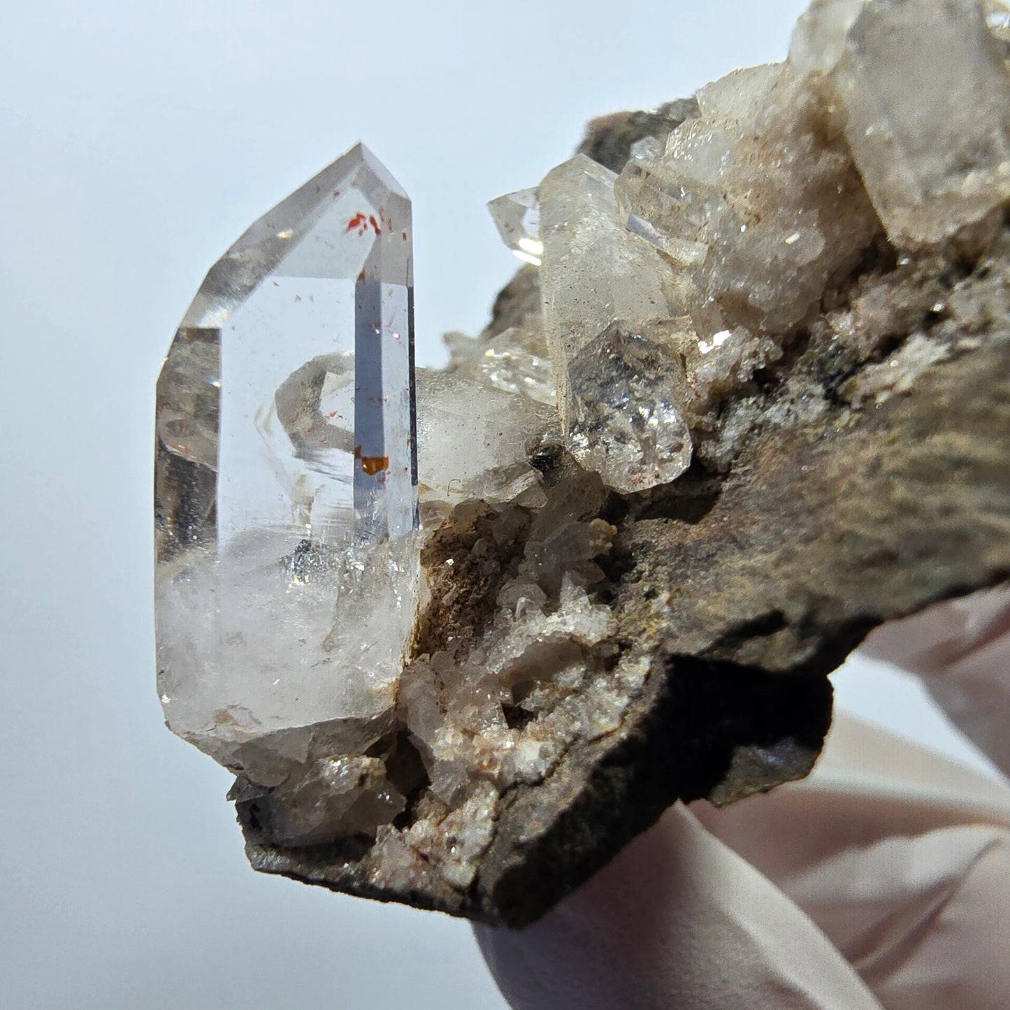 Klare Phantom Rauchquarz, Hämatit auf Matrix Stufe Goboboseb, Namibia 66*57*26mm