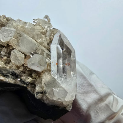 Klare Phantom Rauchquarz, Hämatit auf Matrix Stufe Goboboseb, Namibia 66*57*26mm