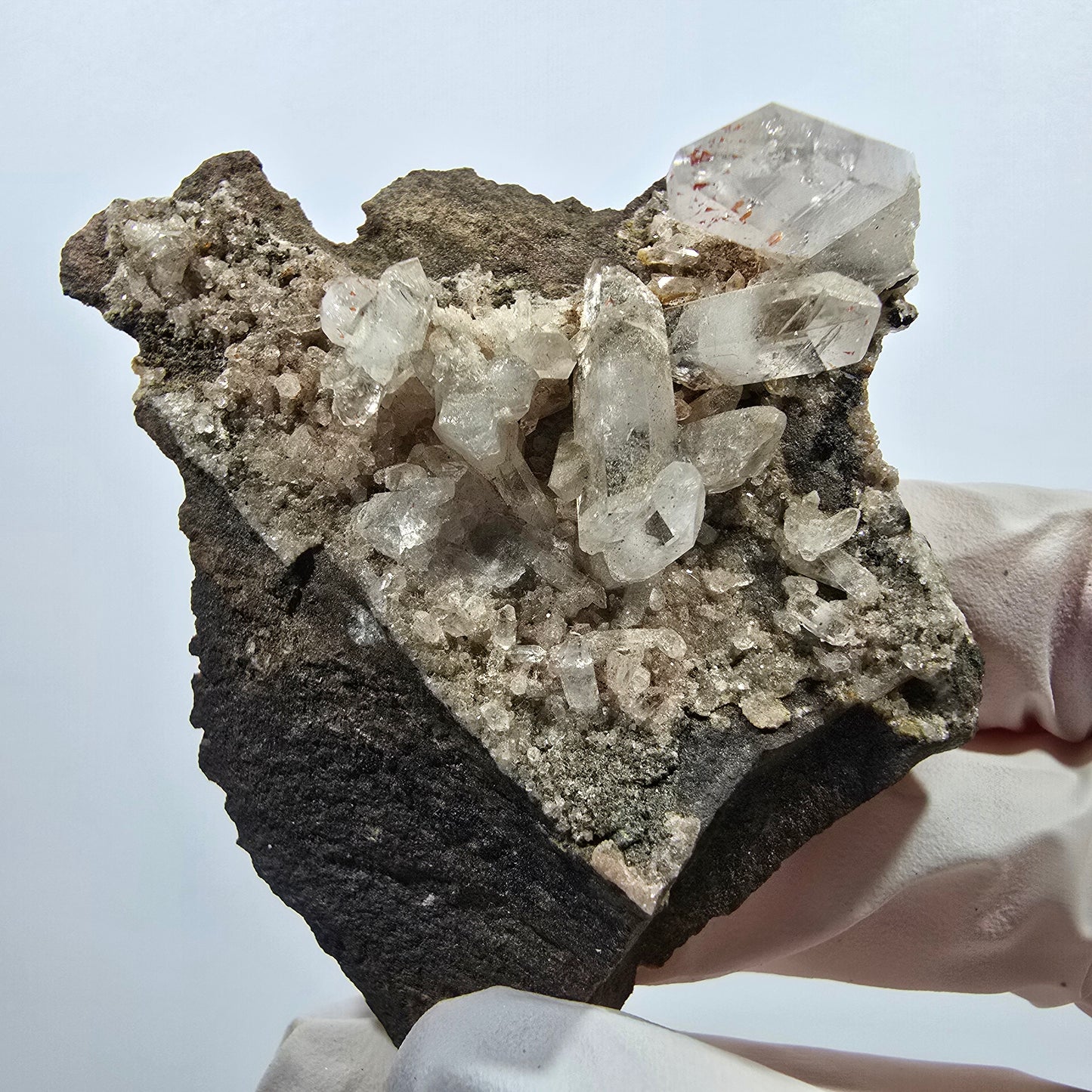 Klare Phantom Rauchquarz, Hämatit auf Matrix Stufe Goboboseb, Namibia 66*57*26mm