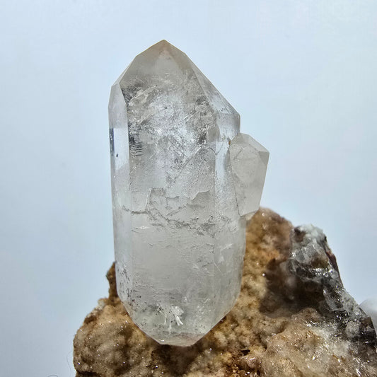Grandes pointes DT en quartz fumé Phantom sur matrice étagée Goboboseb, Namibie 96*47*49mm 