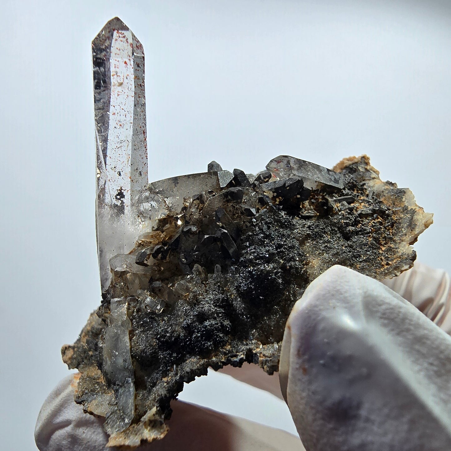 Klare Phantom Rauchquarz, Hämatit auf Matrix Stufe Goboboseb, Namibia 49*38*39mm