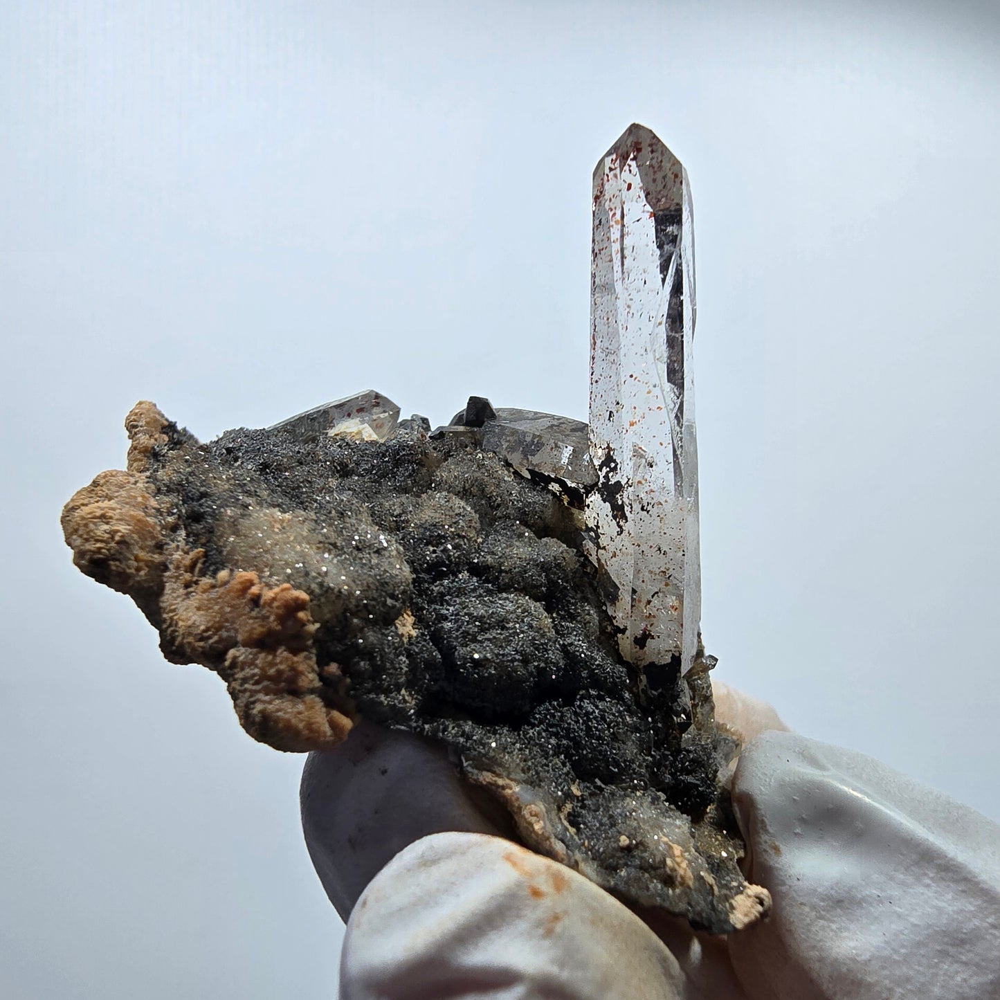 Klare Phantom Rauchquarz, Hämatit auf Matrix Stufe Goboboseb, Namibia 49*38*39mm