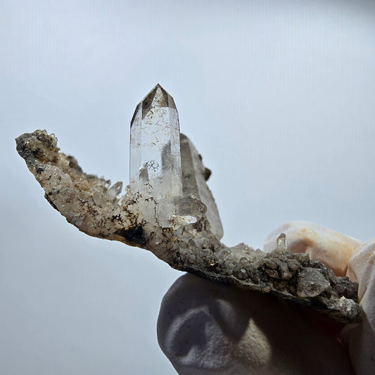 Quartz fumé fantôme transparent sur matrice étagée Goboboseb, Namibie 49*32*21mm 