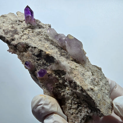 Große Phantom Amethyst mit rotem Hämatit auf Matrix Stufe Goboboseb, Namibia 106*43*29mm
