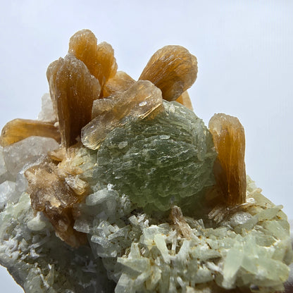 Seltene Prehnit, Stilbit, Calcit Stufe Streep Mine Goboboseb, Namibia 59*30*41mm