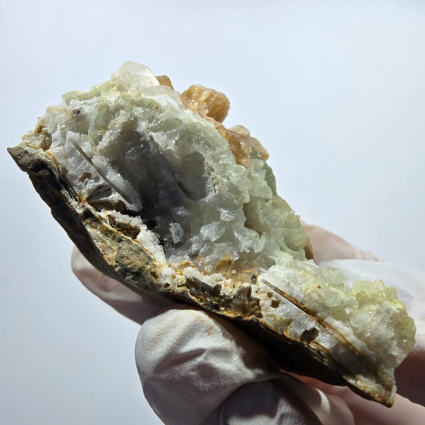 Seltene Prehnit, Stilbit, Calcit Stufe Streep Mine Goboboseb, Namibia 59*30*41mm