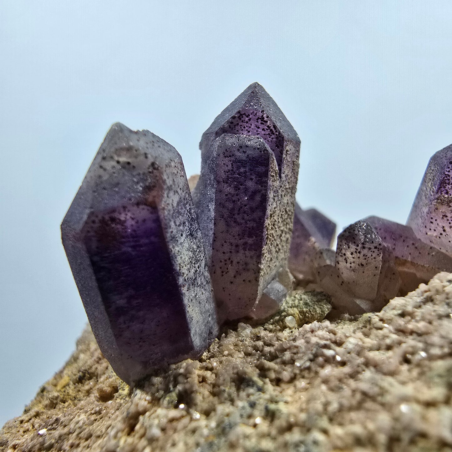 Seltene Phantom Amethyst Zepter auf Matrix Stufe Goboboseb, Namibia 51*50*28mm