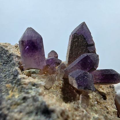 Seltene Phantom Amethyst Zepter auf Matrix Stufe Goboboseb, Namibia 51*50*28mm