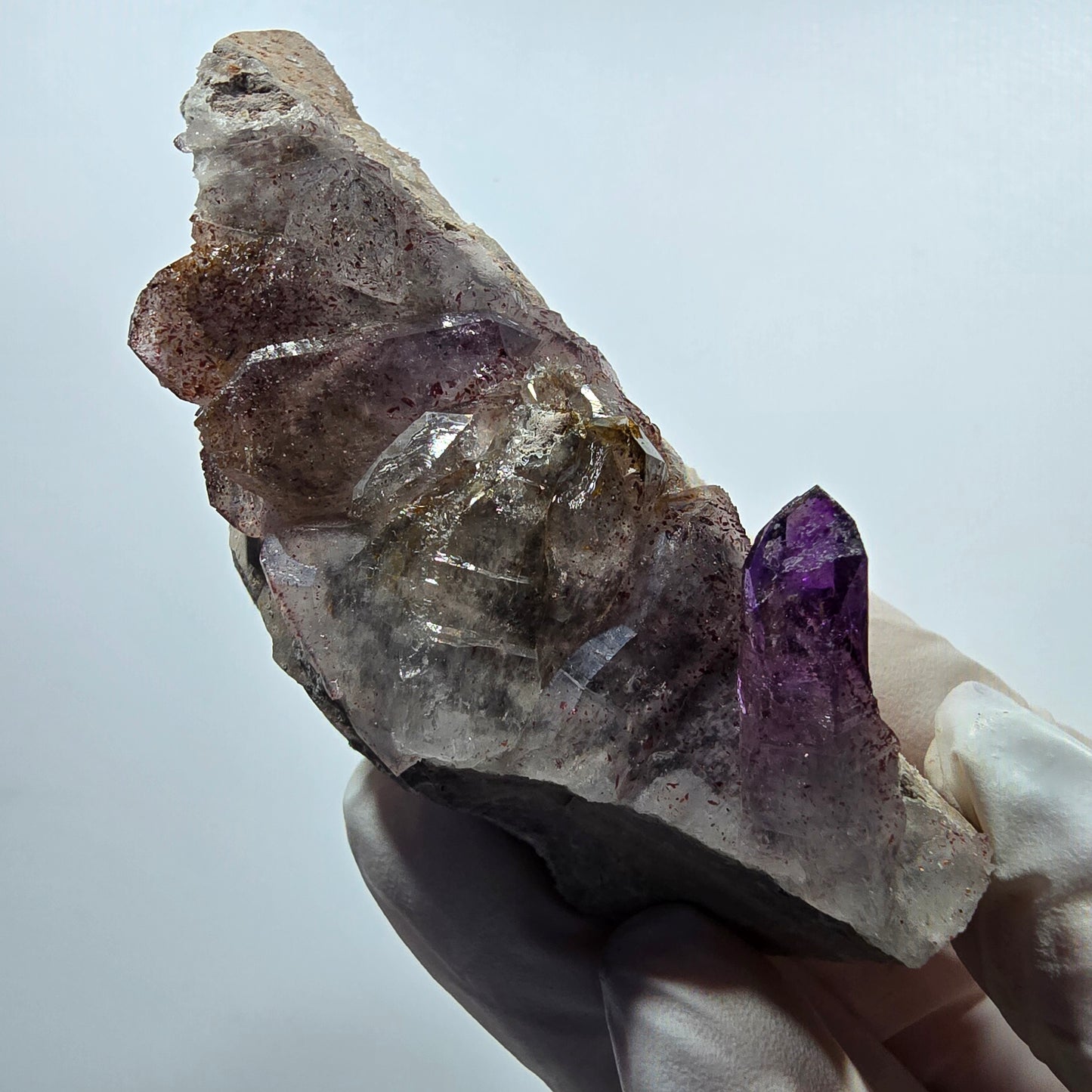 Seltene Phantom Amethyst mit rotem Hämatit auf Matrix Stufe Goboboseb, Namibia 79*30*32mm