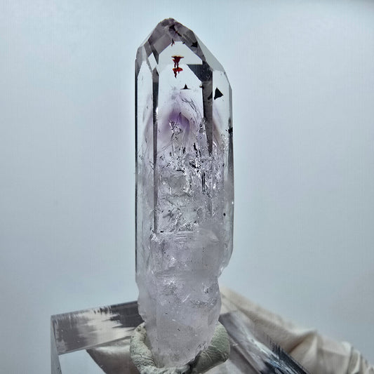 Enhydro Harlekin Phantom Amethyst, 1x Blase Streep Mine Goboboseb, Namibia 42*14*13mm