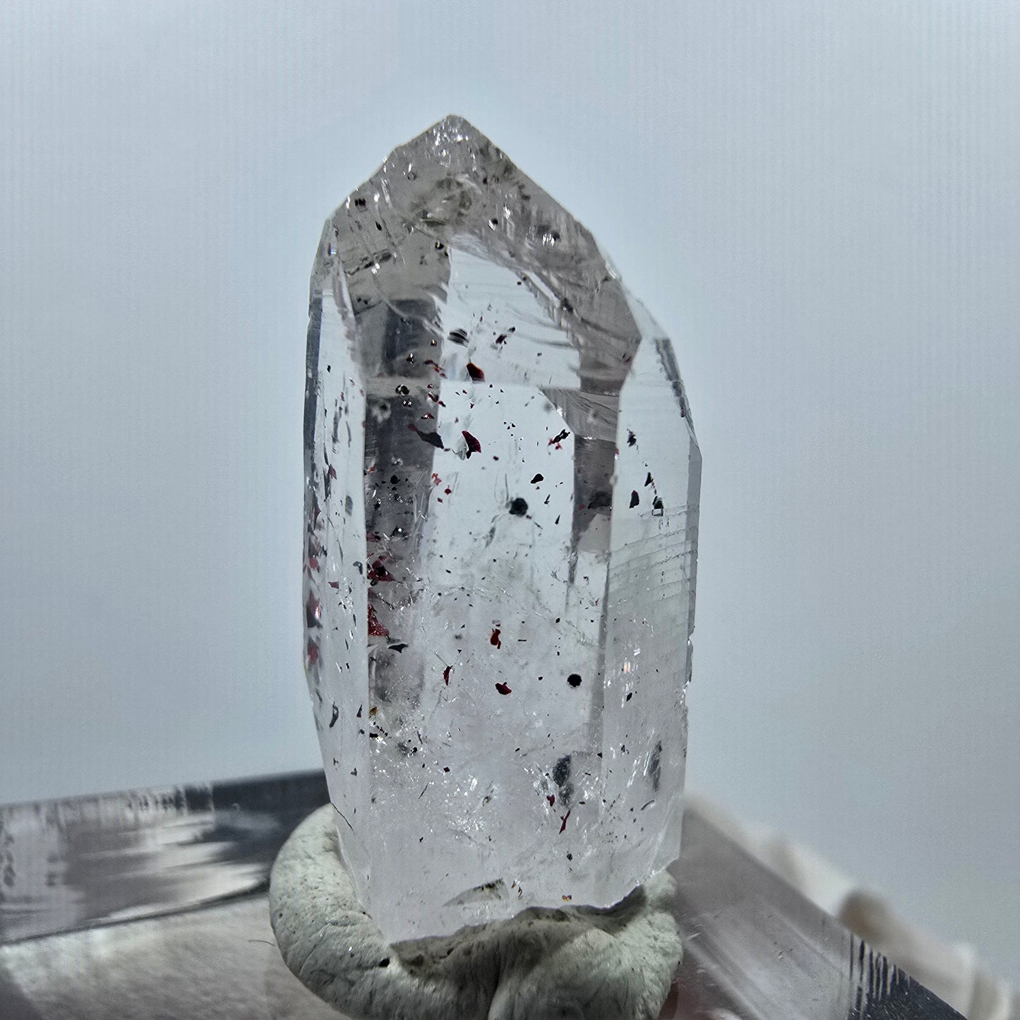 Harlekin Lemurian Hämatit Quarz Spitze Streep Mine Goboboseb, Namibia 27*13*11mm