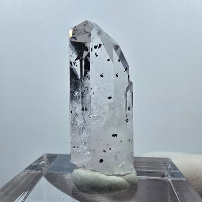 Clear hematite phantom quartz point Streep Mine Goboboseb, Namibia 26*10*7mm 