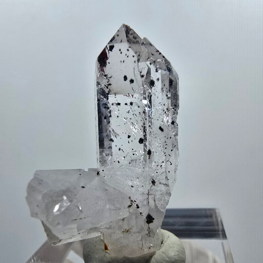 Klare Harlekin Phantom Quarz Spitze Streep Mine Goboboseb, Namibia 31*18*13mm