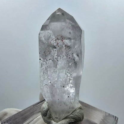 Pointe de quartz fantôme lémurien arlequin, mine de Streep, Goboboseb, Namibie, 37 x 16 x 11 mm 