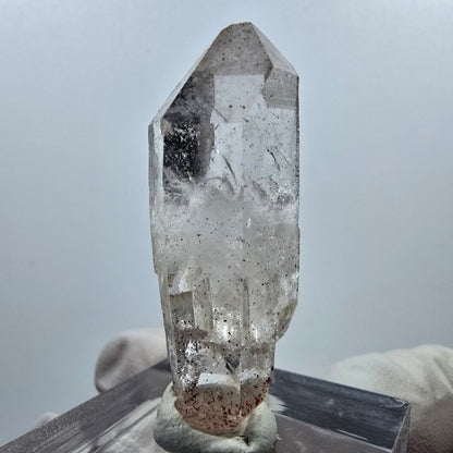 Pointe double en quartz squelette arlequin de Goboboseb, Namibie 38*16*10 mm 