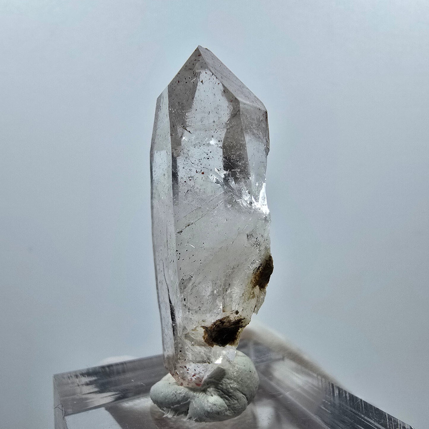 Pointe double en quartz squelette arlequin de Goboboseb, Namibie 38*16*10 mm 