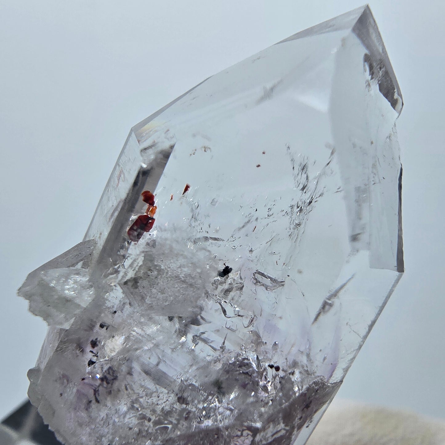 Enhydro Harlekin Phantom Amethyst, 1x Blase Streep Mine Goboboseb, Namibia 43*20*14mm