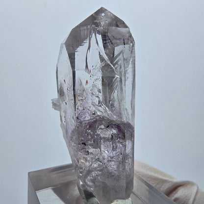Enhydro Harlekin Phantom Amethyst, 1x Blase Streep Mine Goboboseb, Namibia 43*20*14mm