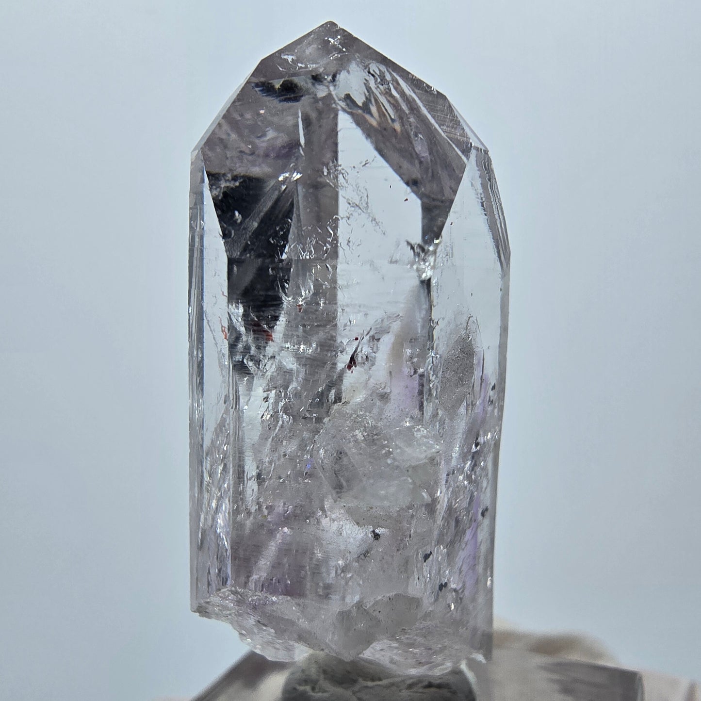 Enhydro Harlekin Phantom Amethyst, 1x Blase Streep Mine Goboboseb, Namibia 43*20*14mm