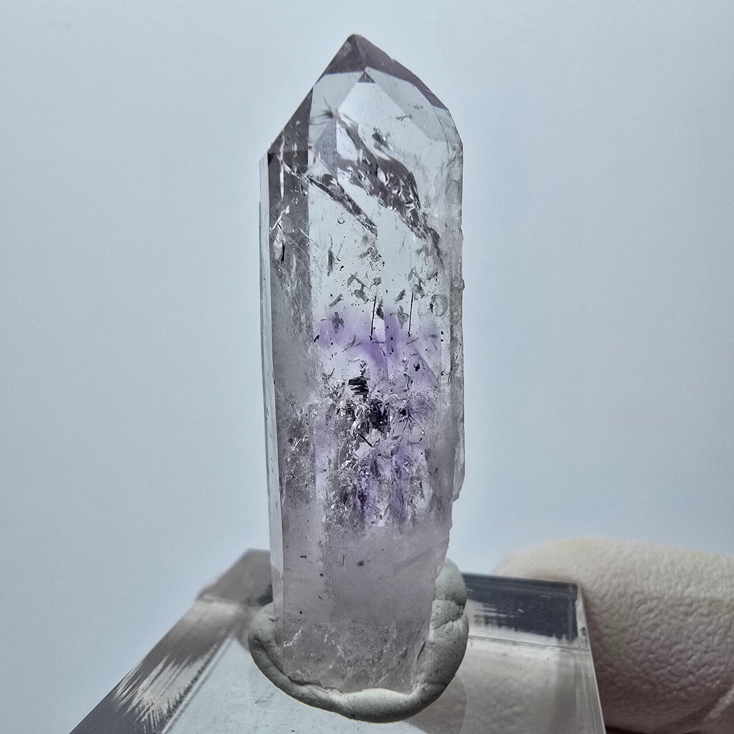 Harlekin Lemurian Phantom Amethyst mit Analcim Streep Mine Goboboseb, Namibia 39*12*10mm