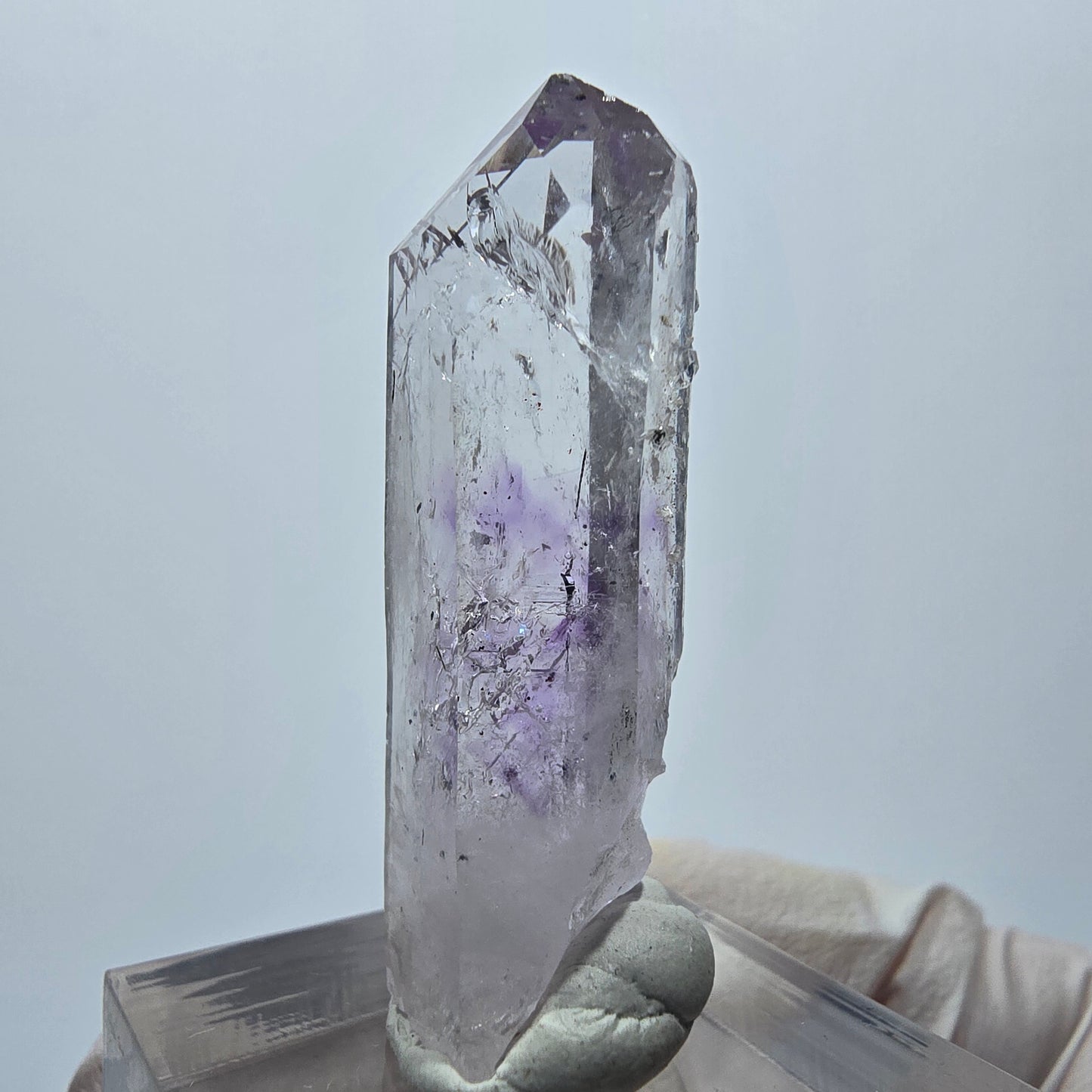 Harlekin Lemurian Phantom Amethyst mit Analcim Streep Mine Goboboseb, Namibia 39*12*10mm