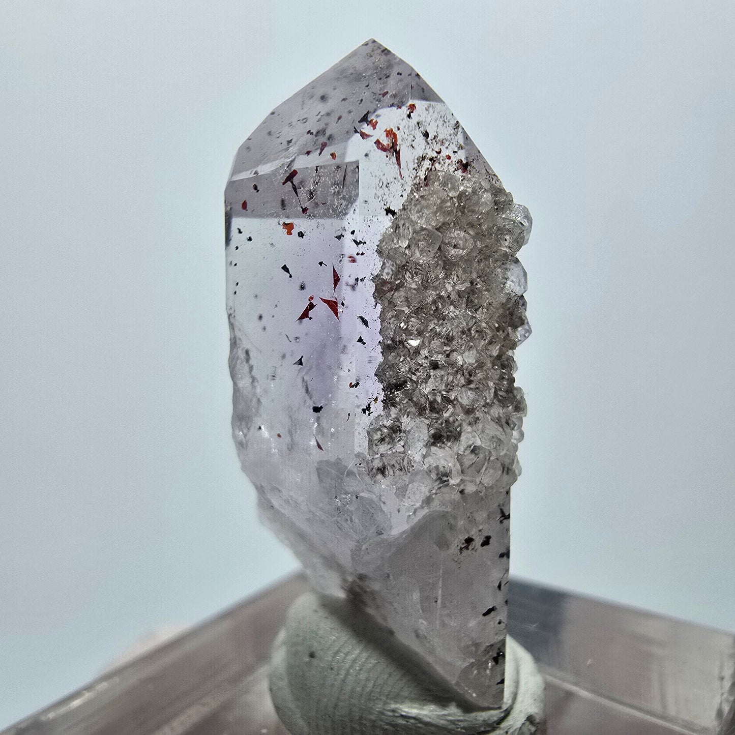 Harlekin Lemurian Phantom Amethyst mit Analcim Streep Mine Goboboseb, Namibia 32*15*14mm