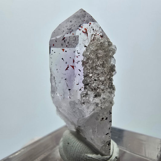 Harlekin Lemurian Phantom Amethyst mit Analcim Streep Mine Goboboseb, Namibia 32*15*14mm