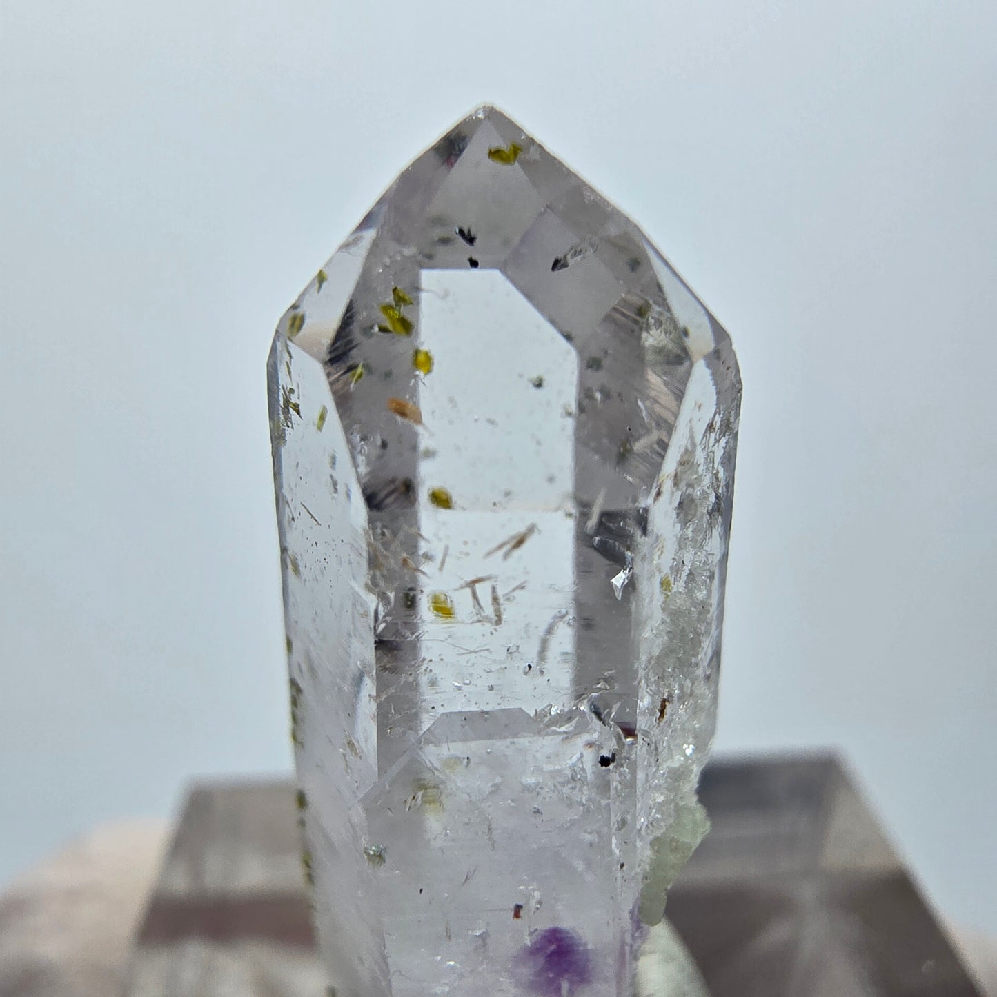 Harlekin Lemurian Amethyst mit Prehnit, Epidot Streep Mine Goboboseb, Namibia 28*12*9mm