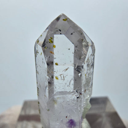 Harlekin Lemurian Amethyst mit Prehnit, Epidot Streep Mine Goboboseb, Namibia 28*12*9mm