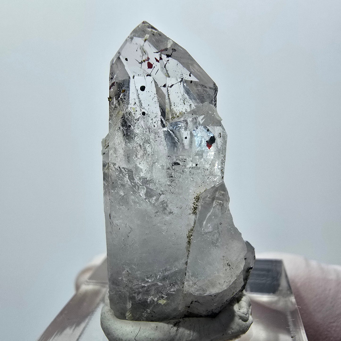 Améthyste lémurienne arlequin avec stries de préhnite, mine de Goboboseb, Namibie, 33 x 18 x 13 mm 