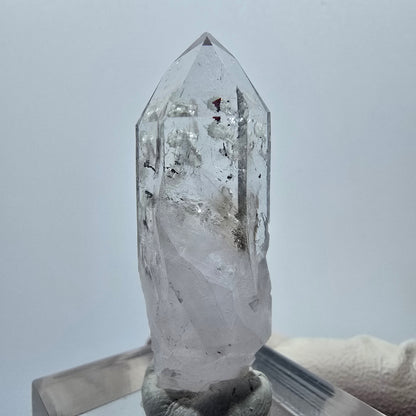 Améthyste lémurienne arlequin avec stries de préhnite, mine de Goboboseb, Namibie, 39 x 12 x 12 mm 