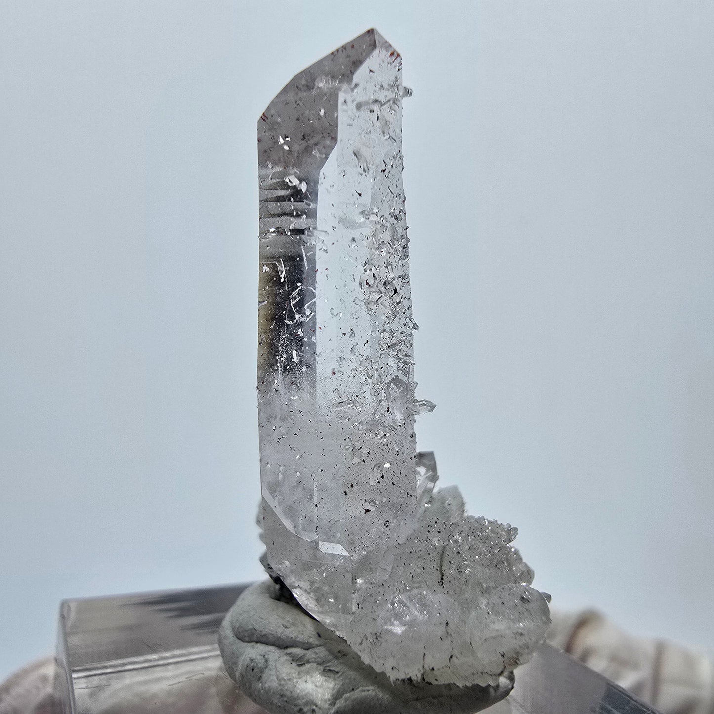 Harlekin Quarz, Calcit mit Matrix Stufe Streep Mine Goboboseb, Namibia 33*27*14mm