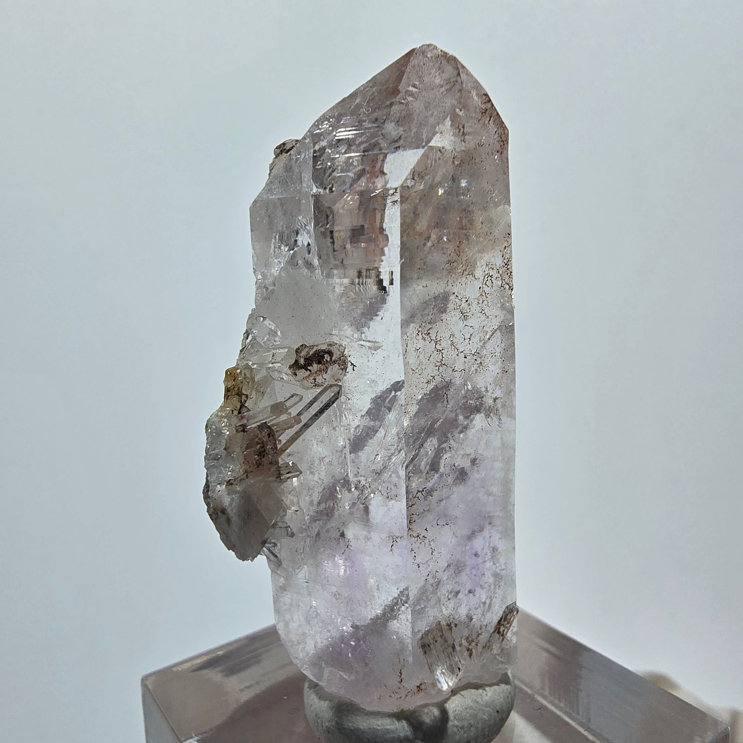 Lemurian Phantom Amethyst mit Hämatit Spitze Streep Mine Goboboseb, Namibia 44*26*18mm