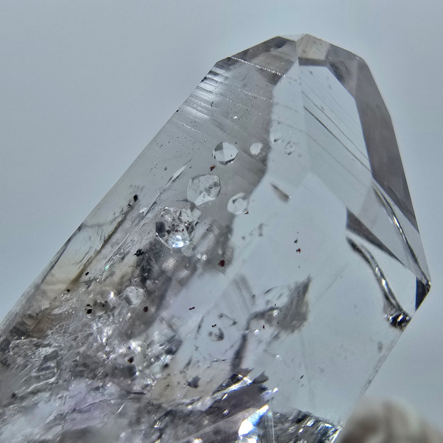 Lemurian Phantom Amethyst mit Analcim, Hämatit Streep Mine Goboboseb, Namibia 32*18*14mm