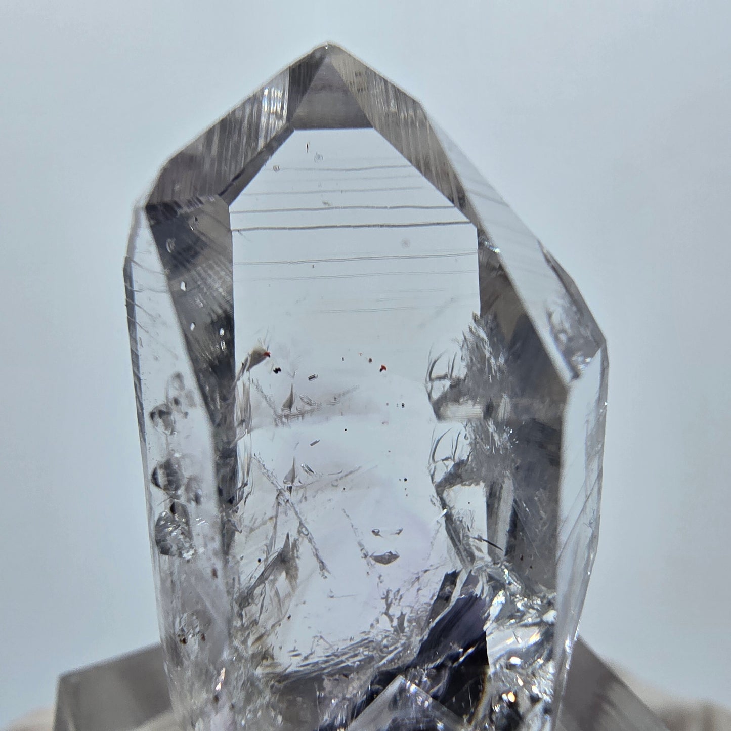 Lemurian Phantom Amethyst mit Analcim, Hämatit Streep Mine Goboboseb, Namibia 32*18*14mm