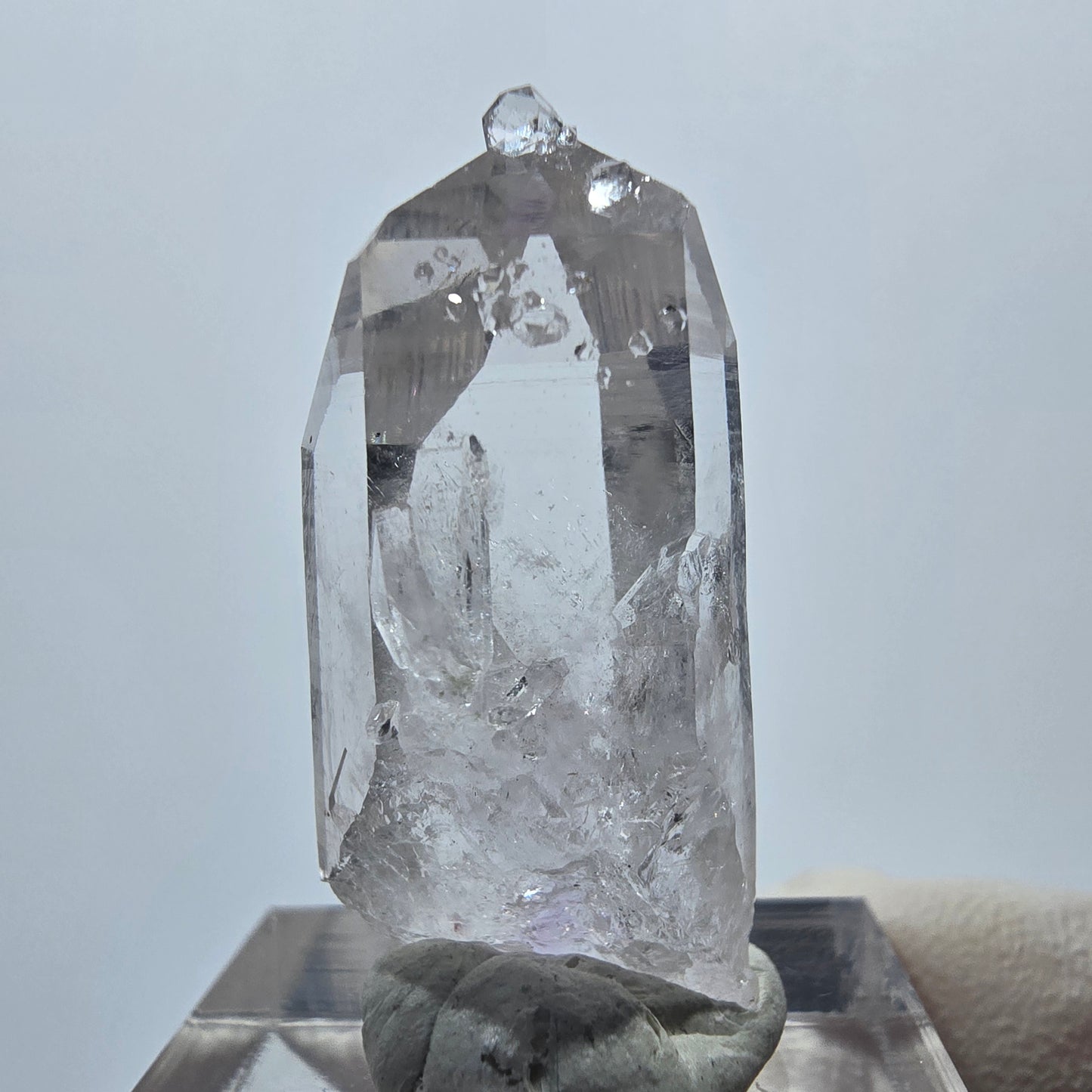Lemurian Phantom Amethyst mit Analcim, Hämatit Streep Mine Goboboseb, Namibia 33*14*13mm