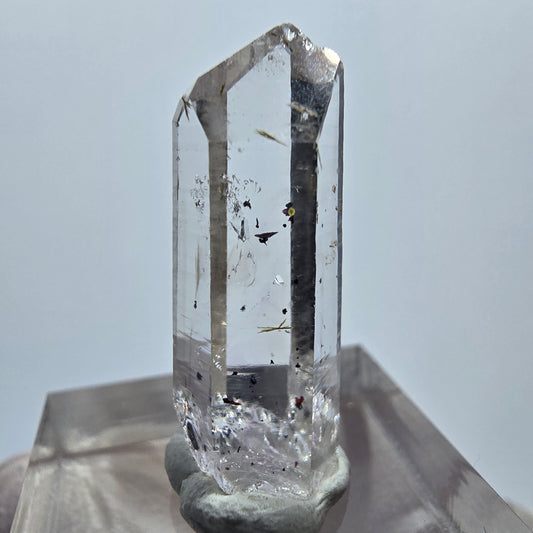 Lemurian Phantom Quarz mit Hämatit Streep Mine Goboboseb, Namibia 27*11*9mm