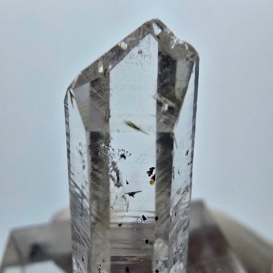 Lemurian Phantom Quarz mit Hämatit Streep Mine Goboboseb, Namibia 27*11*9mm