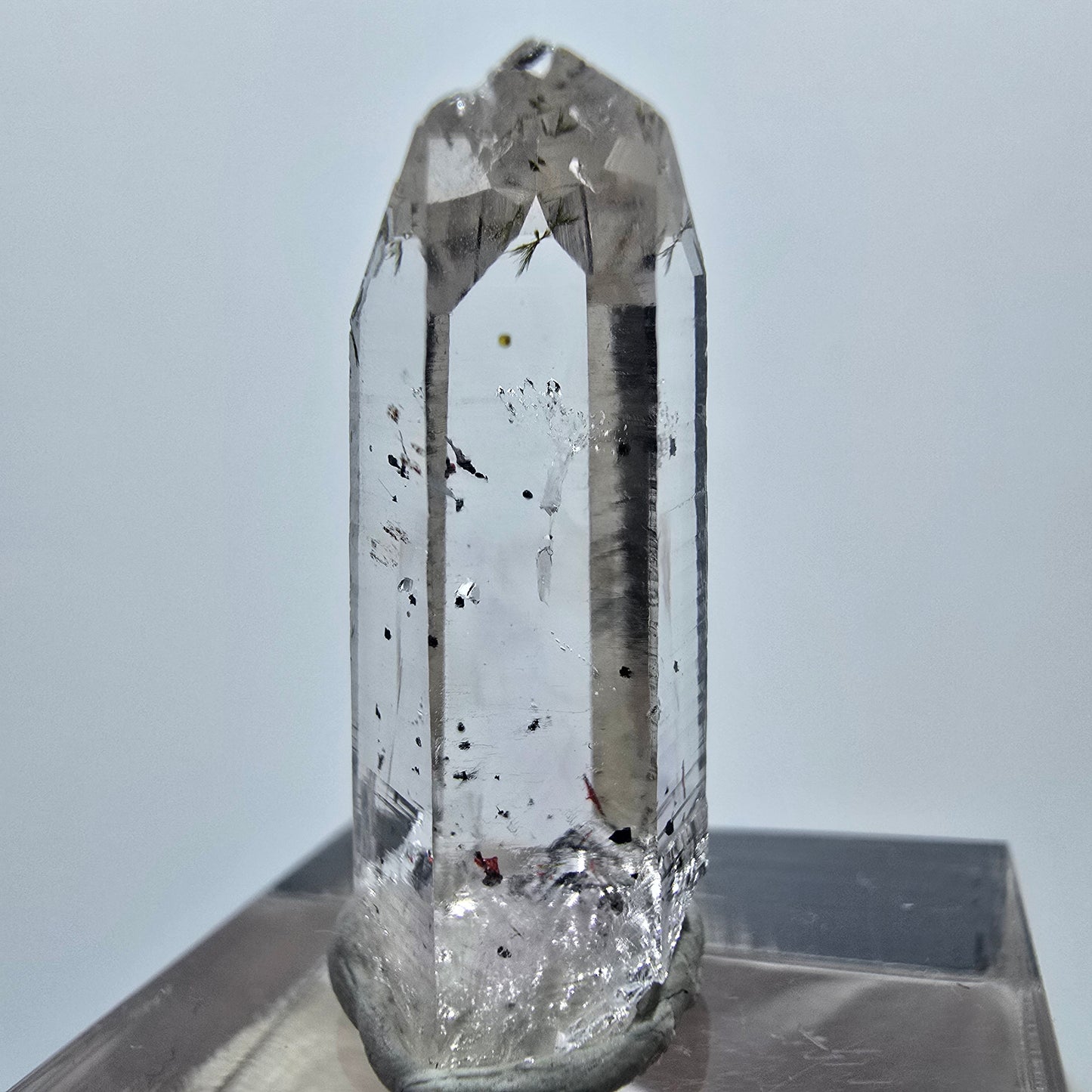 Lemurian Phantom Quarz mit Hämatit Streep Mine Goboboseb, Namibia 27*11*9mm