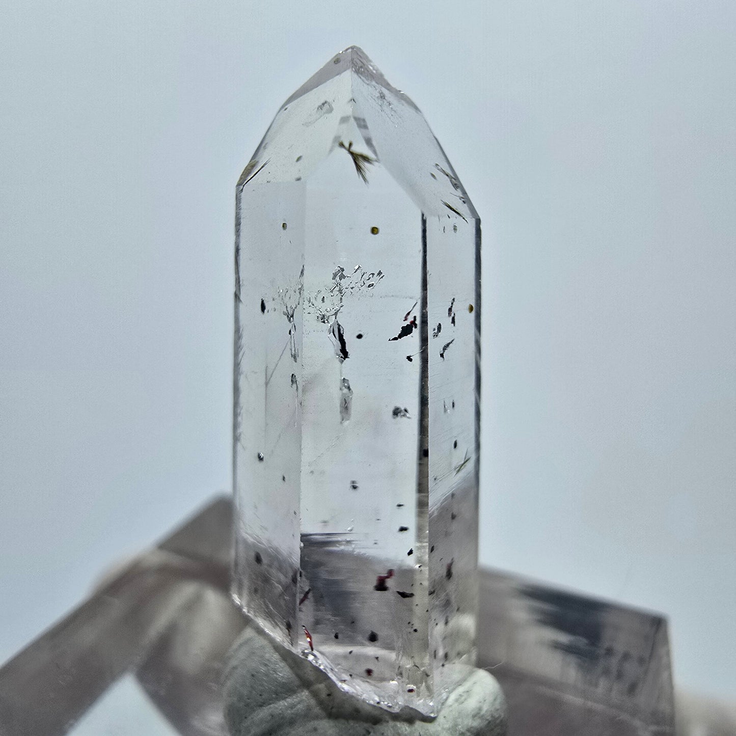 Lemurian Phantom Quarz mit Hämatit Streep Mine Goboboseb, Namibia 27*11*9mm
