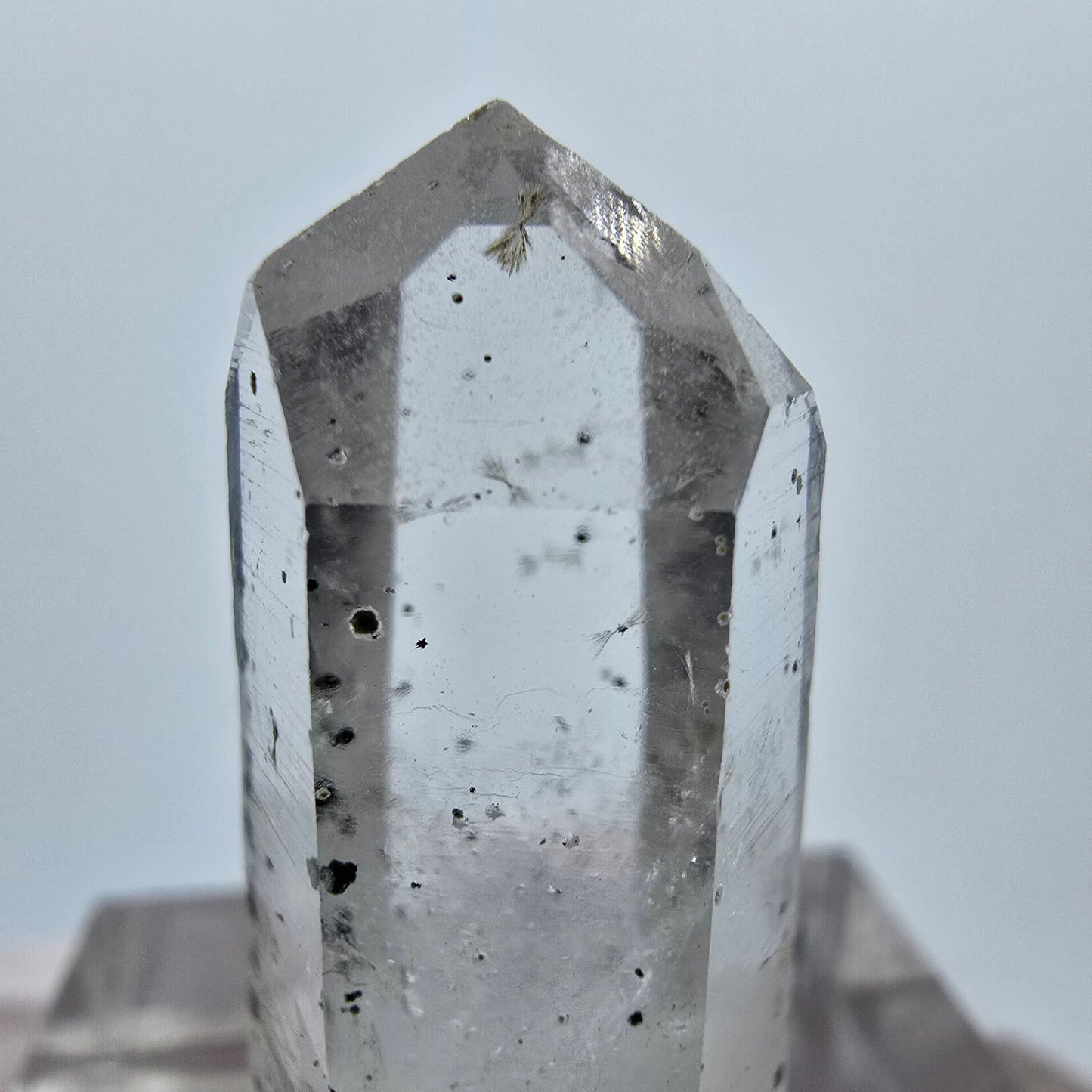 Lemurian Phantom Quarz mit Hämatit Streep Mine Goboboseb, Namibia 25*13*11mm