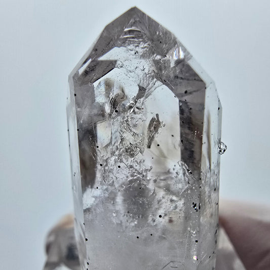 Lemurian Phantom Quarz mit Analcim, Hämatit Streep Mine Goboboseb, Namibia 32*16*12mm