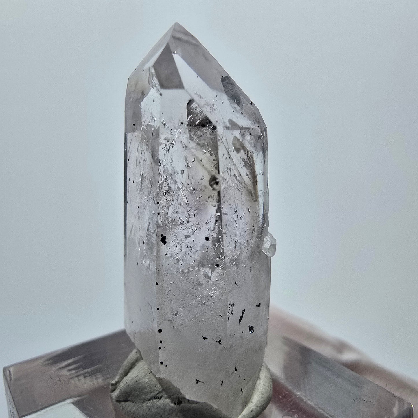 Lemurian Phantom Quarz mit Analcim, Hämatit Streep Mine Goboboseb, Namibia 32*16*12mm