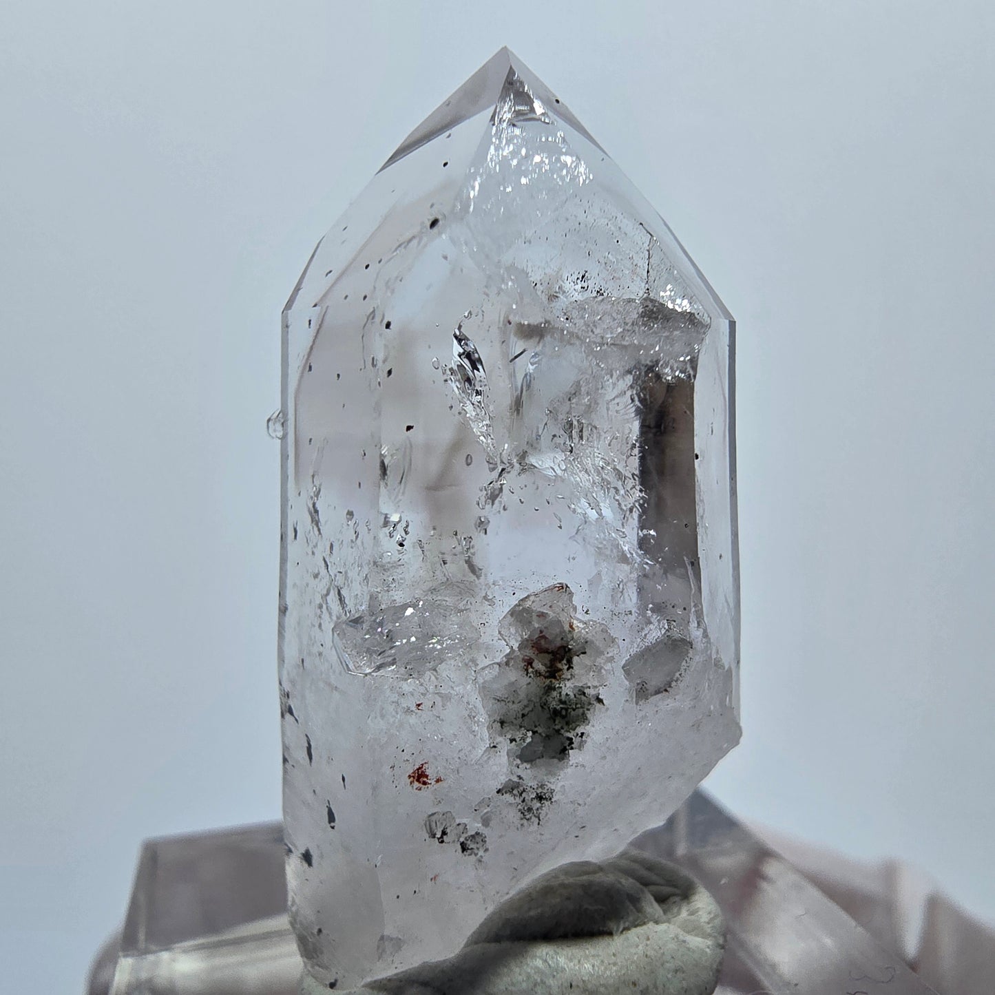 Lemurian Phantom Quarz mit Analcim, Hämatit Streep Mine Goboboseb, Namibia 32*16*12mm
